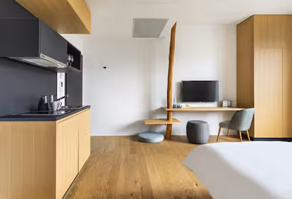 Nollendorfpl Accessible Studio Apartments