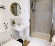 🌟4 Bedroom House in Central MK with Free Parking🌟