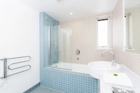 Kew Bridge Court