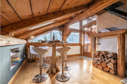 TRADITIONAL LUXURY ALPINE CHALET IN MORZINE