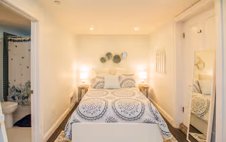 Beautiful, Fully Furnished Studio, Steps to MGH