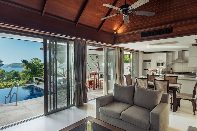 Splendid Villa Near Kata Beach