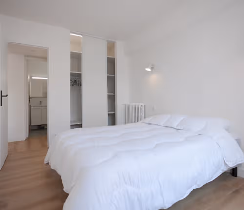 Saint-Fargeau, Serviced Apartment