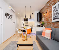 Movie Jacuzzi Apartment at the Main Station