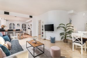 Urbanizacion Pinos de Aloha Serviced Apartment