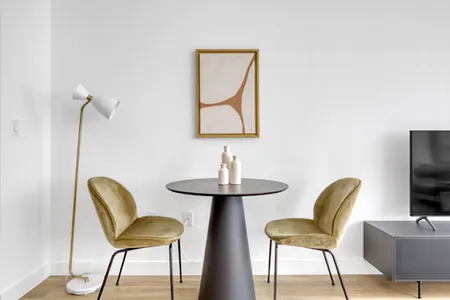 Cliff Street Apartment