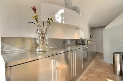 TRUE LUXURY IN MARAIS EXTRAVAGANZA