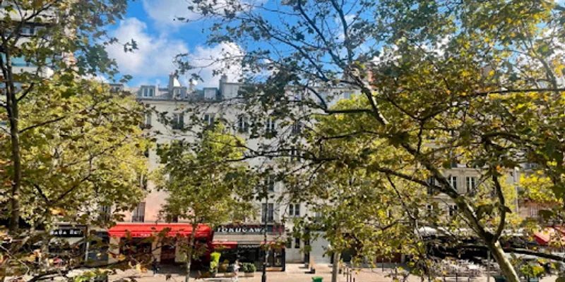 A RESIDENCE ON BOULEVARD DU MONTPARNASSE