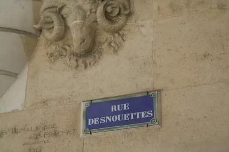 A PARISIAN HOME IN THE HEART OF 15TH