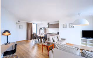 Square Serviced Apartment