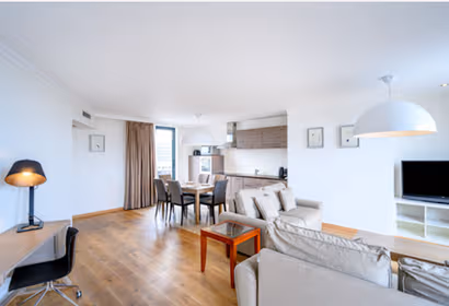 Square Serviced Apartment