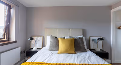 Stunning 1 Bed Merchant City Apartment with Parking