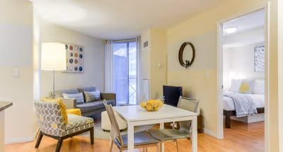 Victory Simcoe Street Apartment
