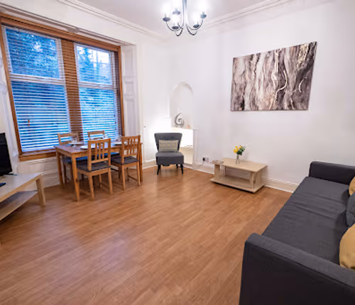 Spacious 2 Bed flat, Close to University