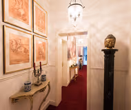 Entrance of Niedenau 7 service apartment