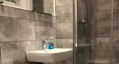 Bathroom - 2 bed apartment