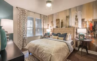 Samuels Ave Apartment