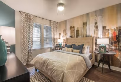 Samuels Ave Apartment