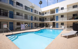 California Ave Apartment