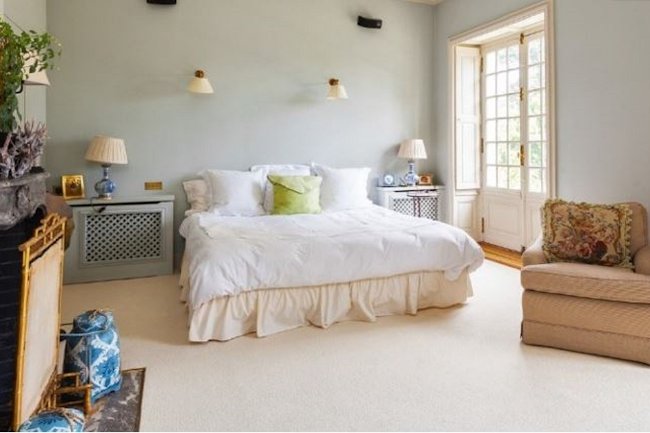 Luxury 17th Century Mansion in Center of Saint-Germain en Laye