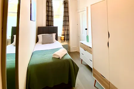 Anchored | Homely Apartment in Historic Centre