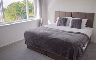 3-bedroom home with Breakfast, PS4 & Parking