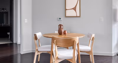 Grosvenor Blvd Apartment