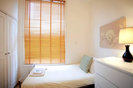 Studios near Kensington Gardens in Paddington