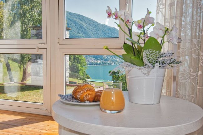PRIVATE AND EXCLUSIVE HOLIDAY- BREATHTAKING VIEWS OF LAKE COMO