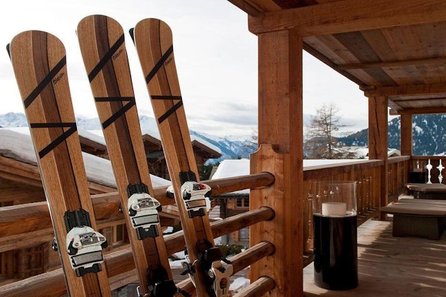 A SUN-DRENCHED LUXURY WITH EXCEPTIONAL VIEWS OF COMBINS MASSIF AND MONT BLANC