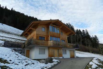 A Private 220 sqm Family Chalet With Views Of Rinderberg