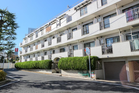 2 Chome Minamiotsuka Apartment