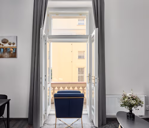 Gym | Elegant space with balcony in CORU House