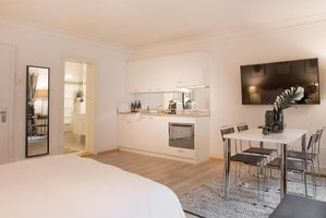 Neugasse City View Apartment