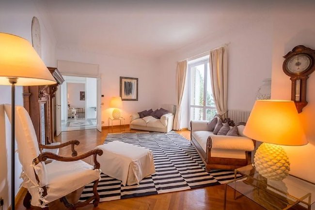 ALL-ENCOMPASSING LUXURY 600M2 VILLA WITH MAGICAL EXQUISITE VIEWS OF LAKEMAGGIORE