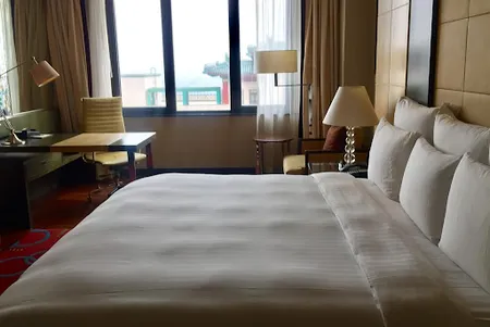 Xinglong Park Serviced Apartments