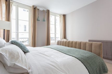150M2 DESIGNER FLAT ON RUE DU FAUBOURG HONORE
