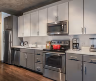 Fully equipped kitchen at West Lake Street #1803 Serviced Apartment, The Loop
