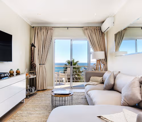 Premium Self Catering 2BR Apartment in Camps Bay
