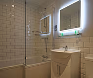 Luxury Central Chester Apartment - Free Parking