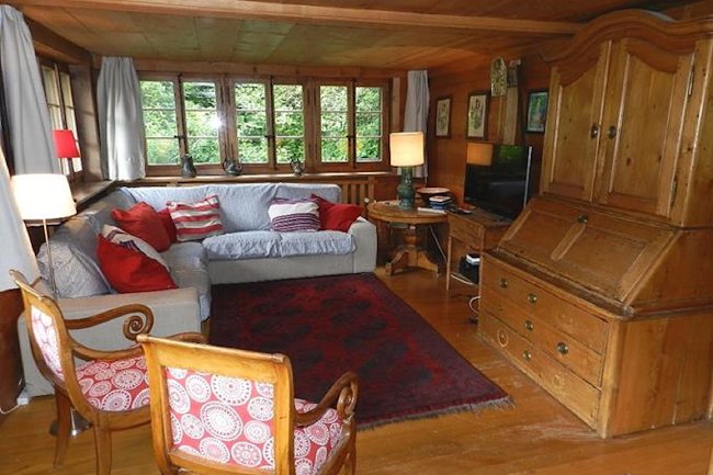 A Traditional Alpine 240 sqm Chalet in Central Gstaad