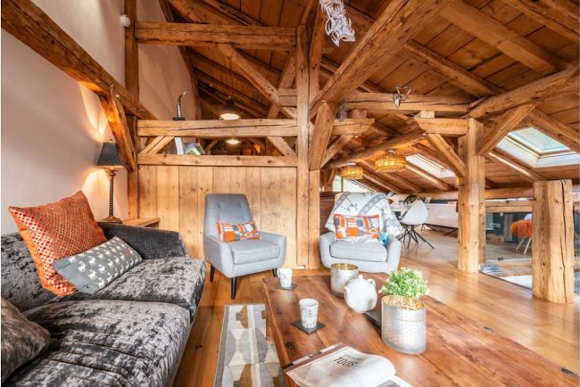 TRADITIONAL LUXURY ALPINE CHALET IN MORZINE