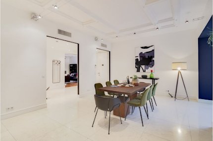 PRESTIGE OF PARIS 8TH NEXT TO CHAMPS ELYSEES