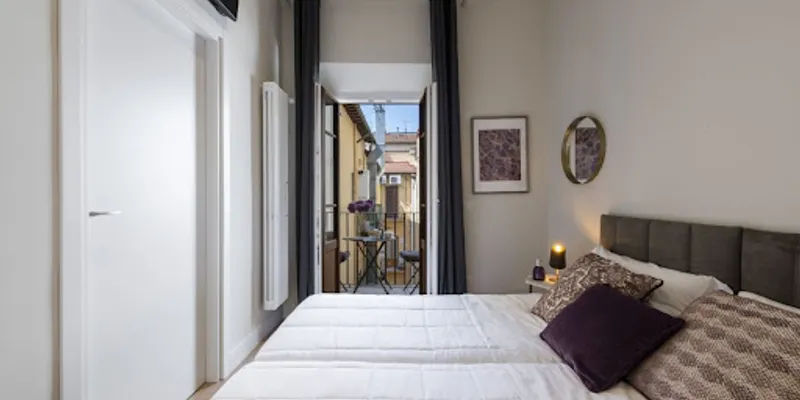 A LUXURY ABODE IN A BEAUTIFUL HISTORIC PALAZZO