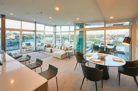 Three bedroom apartment at Swiss-Belsuites Victoria Park