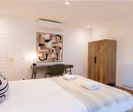 AVE WAGRAM- A FOUR-BEDROOM REFLECTING THE FRENCH GLAMOUR