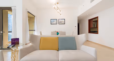 Elegant 3 Bedroom On The Walk