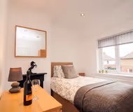 Single bed bedroom at Warren House 03 Bedroom Apartment