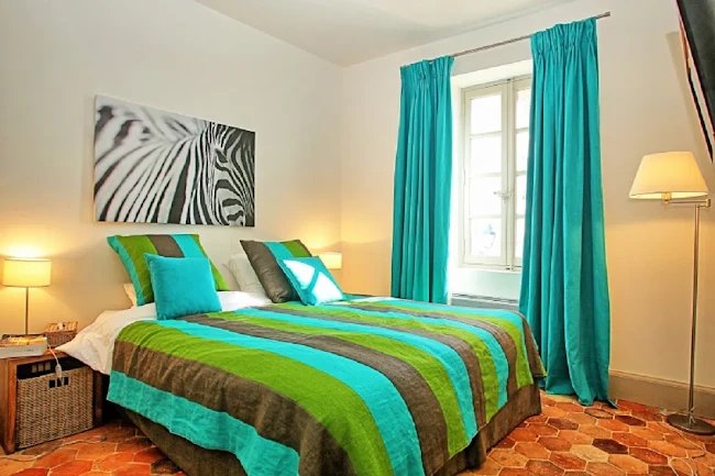 Luxurious Villa Perched at the foot of Grand Luberon