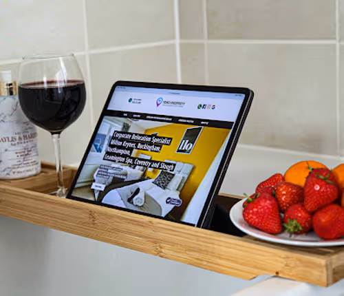 Oxley Park Apartment MK